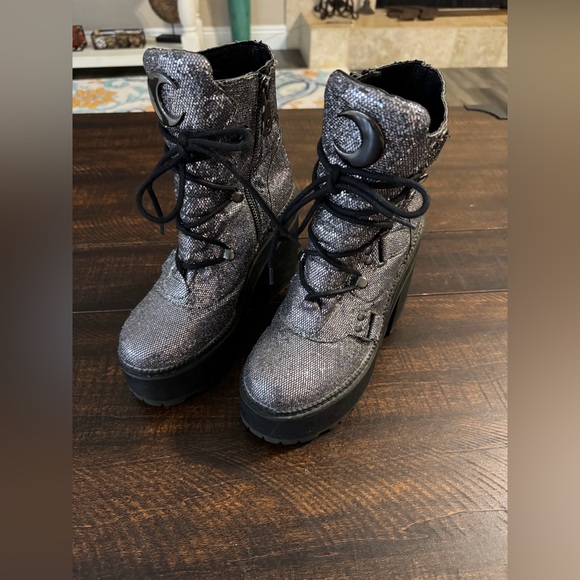 KILLSTAR Dusk Silver Shimmer Moon Platform Boots Metallic Goth Punk US 5 - Picture 2 of 12